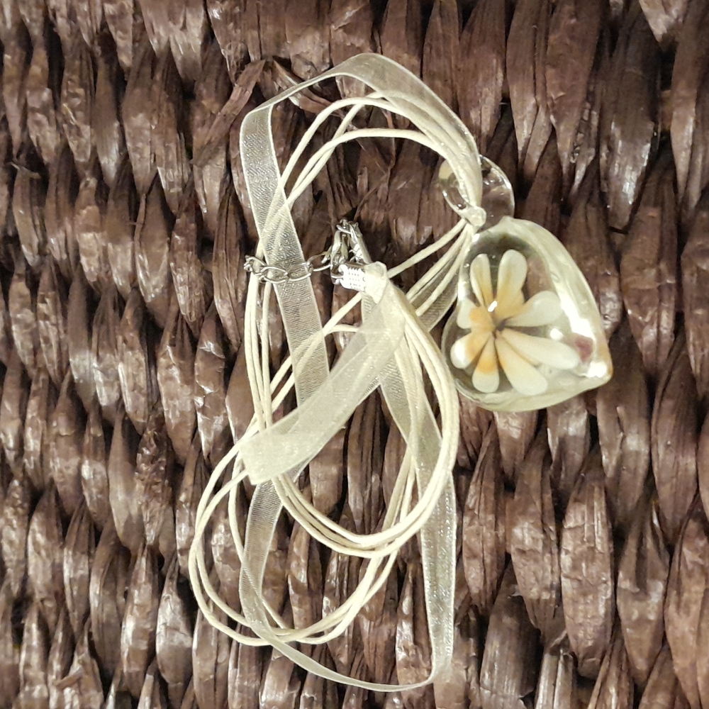 Necklace with heart pendant